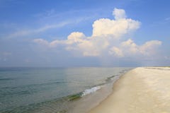 Ursprünglicher weißer Sand-Florida-Strand lizenzfreie stockfotos Ursprünglicher weißer Sand-Florida-Strand lizenzfreie stockfotos