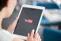 Uso de YouTube en el aire del iPad de Apple Uso de YouTube en el aire del iPad de Apple