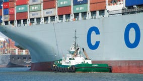 UTMÄRKTHET för lastfartyg som COSCO avgår porten av Oakland fotografering för bildbyråer UTMÄRKTHET för lastfartyg som COSCO avgår porten av Oakland fotografering för bildbyråer