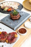 Utsökt mat maträtt Restaurang meny beställning Utsökt maträtt, idérikt restaurangmålbegrepp, haute couturemat royaltyfria bilder Utsökt mat maträtt Restaurang meny beställning Utsökt maträtt, idérikt restaurangmålbegrepp, haute couturemat royaltyfria bilder