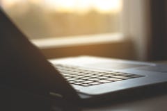 Utvald fokustangentbordbärbar dator arkivfoton Utvald fokustangentbordbärbar dator arkivfoton