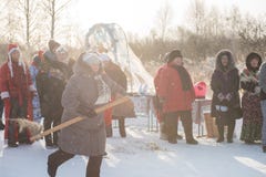 Vacances de zimovka d'Altaiskaya - le premier jour de l'hiver photo stock Vacances de zimovka d'Altaiskaya - le premier jour de l'hiver photo stock