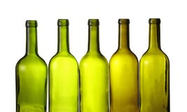 Vacie las botellas de vino del vidrio verde aisladas en blanco foto de archivo Vacie las botellas de vino del vidrio verde aisladas en blanco foto de archivo
