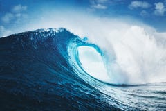 Vagues épiques, ressac parfait photo libre de droits Vagues épiques, ressac parfait photo libre de droits