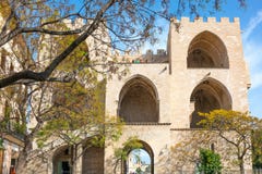 ultramoderne architektur defense ultramoderne valencia und seine alte ultramoderne architektur redaktionelles stockfotografie bild von leute festung 131236197 ultramoderne architektur defense ultramoderne valencia und seine alte ultramoderne architektur redaktionelles stockfotografie bild von leute festung 131236197