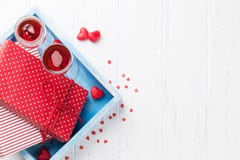 Valentinstaggrußkarte mit Champagner stockfotos Valentinstaggrußkarte mit Champagner stockfotos