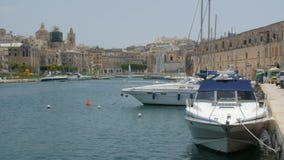 valletta της Μάλτας Βάρκες και σκάφη στο λιμένα φιλμ μικρού μήκους valletta της Μάλτας Βάρκες και σκάφη στο λιμένα φιλμ μικρού μήκους