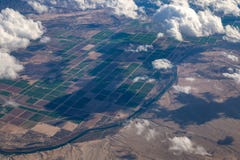 Van Colorado de Rivier en van Arizona landbouwbedrijvensatellietbeeld royalty-vrije stock afbeeldingen Van Colorado de Rivier en van Arizona landbouwbedrijvensatellietbeeld royalty-vrije stock afbeeldingen