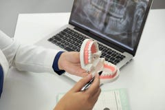 Van de de controle de Tandbehandeling van tandartsDental Mondelinge behandeling stock foto Van de de controle de Tandbehandeling van tandartsDental Mondelinge behandeling stock foto