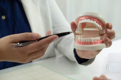 Van de de controle de Tandbehandeling van tandartsDental Mondelinge behandeling royalty-vrije stock fotografie Van de de controle de Tandbehandeling van tandartsDental Mondelinge behandeling royalty-vrije stock fotografie