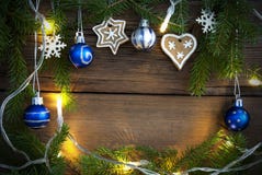 Van feelichten en Kerstmis Decoratie als Achtergrond op Hout royalty-vrije stock foto's Van feelichten en Kerstmis Decoratie als Achtergrond op Hout royalty-vrije stock foto's