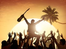 Van het het Festivalplezier van de de zomermuziek van de de Pretvakantie de Tienerconcept stock foto Van het het Festivalplezier van de de zomermuziek van de de Pretvakantie de Tienerconcept stock foto
