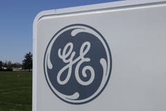 Vandalia - около апрель 2018: Объект авиации Дженерал Электрик Авиация GE поставщик реактивных двигателей GE90 и ПЕРЕСКАКИВАНИЯ I стоковые изображения rf Vandalia - около апрель 2018: Объект авиации Дженерал Электрик Авиация GE поставщик реактивных двигателей GE90 и ПЕРЕСКАКИВАНИЯ I стоковые изображения rf