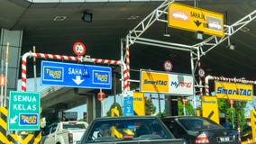 The Varoius Type Of Vehicle Road Toll Such As Touch Ngo And Smart Tag At Plus Highway Editorial Stock Image Image Of Building Card 166302214