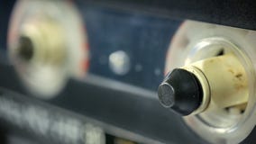 Vecchio gioco della bobina dell'audio cassetta Primo piano stock footage Vecchio gioco della bobina dell'audio cassetta Primo piano stock footage