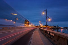 Vecchio mulino a vento nella città antica di Nesebar in Bulgaria L'entrata alla vecchia città Heri del mondo dell'Unesco della co Fotografie Stock Vecchio mulino a vento nella città antica di Nesebar in Bulgaria L'entrata alla vecchia città Heri del mondo dell'Unesco della co Fotografie Stock