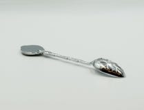 Vecchio retro cucchiaio d'argento di stile immagine stock Vecchio retro cucchiaio d'argento di stile immagine stock