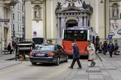 Veelzijdige wijzen van vervoer in Wenen royalty-vrije stock afbeeldingen Veelzijdige wijzen van vervoer in Wenen royalty-vrije stock afbeeldingen