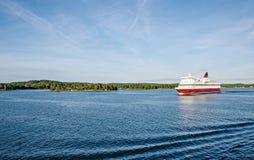 Veerboot in de Oostzee, zonnige dag, Finland-Zweden stock foto Veerboot in de Oostzee, zonnige dag, Finland-Zweden stock foto