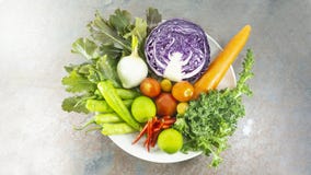 Veggiessalat, Diät, Vegetarier, Lebensmittel des strengen Vegetariers, Vitaminsnack, Draufsicht, Kopienraum für Design lizenzfreie stockfotos Veggiessalat, Diät, Vegetarier, Lebensmittel des strengen Vegetariers, Vitaminsnack, Draufsicht, Kopienraum für Design lizenzfreie stockfotos