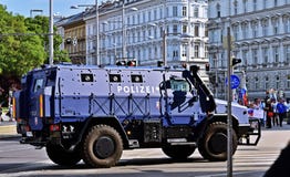 Vehículo policial acorazado en Viena imagen de archivo Vehículo policial acorazado en Viena imagen de archivo