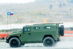 Veicolo blindato della tigre-M. VIPS-233115 La Russia fotografia stock libera da diritti Veicolo blindato della tigre-M. VIPS-233115 La Russia fotografia stock libera da diritti