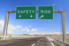 Veiligheid of risico. Maak een keus stock afbeelding Veiligheid of risico. Maak een keus stock afbeelding