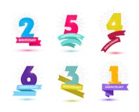 Vektorsatz Jahrestagszahldesign 1, 2, 3, 4, 5, 6 Ikonen, Zusammensetzungen mit Bändern lizenzfreie abbildung Vektorsatz Jahrestagszahldesign 1, 2, 3, 4, 5, 6 Ikonen, Zusammensetzungen mit Bändern lizenzfreie abbildung