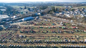 Vente amish de boue à Lancaster, PA Etats-Unis 4 par le bourdon image libre de droits Vente amish de boue à Lancaster, PA Etats-Unis 4 par le bourdon image libre de droits