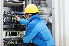 Verbindungsnetzkabel zu den Schaltern stockfoto Verbindungsnetzkabel zu den Schaltern stockfoto