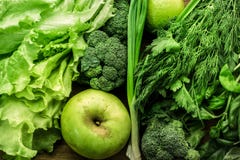 Verdure verdi, frutta e fondo dell'alimento della pianta Vista superiore fotografie stock libere da diritti Verdure verdi, frutta e fondo dell'alimento della pianta Vista superiore fotografie stock libere da diritti