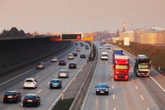 Verkeer op een weg stock fotografie Verkeer op een weg stock fotografie