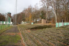 Verlaten voetbalstadion in Wageningen genoemde Wageningse Berg royalty-vrije stock foto's Verlaten voetbalstadion in Wageningen genoemde Wageningse Berg royalty-vrije stock foto's