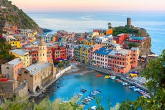 Vernazza al tramonto, Cinque Terre, Liguria, Italia Immagini Stock Vernazza al tramonto, Cinque Terre, Liguria, Italia Immagini Stock