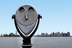Verrekijkers met munten in New York stock afbeeldingen Verrekijkers met munten in New York stock afbeeldingen