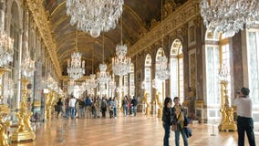 VERSALLES, PAR?S, FRANCIA 23 DE SEPTIEMBRE DE 2015: el pasillo del palacio de Versalles de espejos fotograf?a, Par?s fotografía de archivo VERSALLES, PAR?S, FRANCIA 23 DE SEPTIEMBRE DE 2015: el pasillo del palacio de Versalles de espejos fotograf?a, Par?s fotografía de archivo