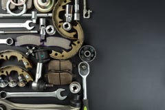 Verschiedene Autoteile und -werkzeuge lizenzfreie stockfotografie Verschiedene Autoteile und -werkzeuge lizenzfreie stockfotografie