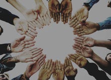 Verschiedene p-eople Handzusammen Partnerschaft lizenzfreies stockfoto Verschiedene p-eople Handzusammen Partnerschaft lizenzfreies stockfoto