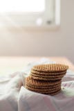 Verse stroopwafels met karamel royalty-vrije stock afbeelding Verse stroopwafels met karamel royalty-vrije stock afbeelding