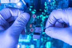 Vervaardiging van de nieuwe moderne van de micro- elektronische raad F technologiecomputer royalty-vrije stock fotografie Vervaardiging van de nieuwe moderne van de micro- elektronische raad F technologiecomputer royalty-vrije stock fotografie