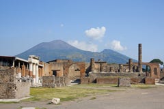 Vesuvio el mundo y el Pompeya más famosos, la ciudad del volcán activo que él destruyó