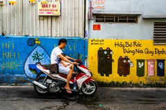Via-vita, mercato di Xom Chieu, Saigon, a sud del Vietnam immagine stock Via-vita, mercato di Xom Chieu, Saigon, a sud del Vietnam immagine stock