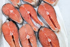 Vicino su, stackson di color salmone organico fresco immagini stock libere da diritti Vicino su, stackson di color salmone organico fresco immagini stock libere da diritti