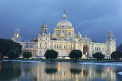 Victoria Memorial dans la saison des pluies, Kolkata, Inde (de Calcutta) photographie stock libre de droits Victoria Memorial dans la saison des pluies, Kolkata, Inde (de Calcutta) photographie stock libre de droits