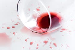Vidro de vinho vermelho fotos de stock royalty free Vidro de vinho vermelho fotos de stock royalty free