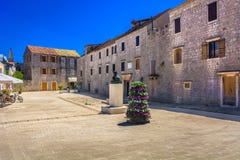 Vieux château Tvrdalj dans Starigrad, Croatie photos libres de droits Vieux château Tvrdalj dans Starigrad, Croatie photos libres de droits