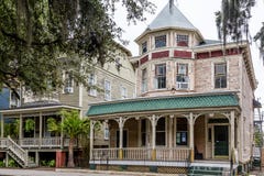 Viktorianska hem i Savannah royaltyfri fotografi Viktorianska hem i Savannah royaltyfri fotografi