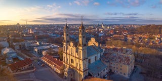 VILNIUS, LITHUANIA - widoku z lotu ptaka Misionieriai kościół obrazy royalty free VILNIUS, LITHUANIA - widoku z lotu ptaka Misionieriai kościół obrazy royalty free
