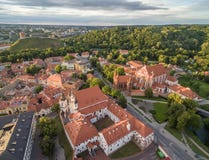 Vilnius Stary miasteczko z St Anne& x27; s kościół zdjęcia stock Vilnius Stary miasteczko z St Anne& x27; s kościół zdjęcia stock