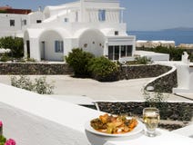 Vino blanco v de los vehículos griegos de la isla imagenes de archivo Vino blanco v de los vehículos griegos de la isla imagenes de archivo